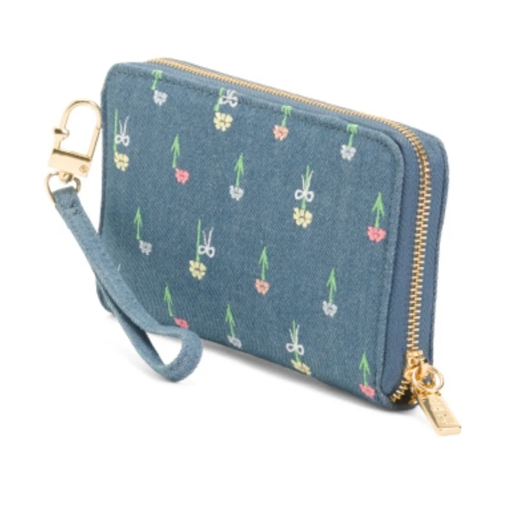 💙🔹️Betsey Johnson🔹️ Denim XOZIP-E Blue Floral Embroidered wallet + Wristlet